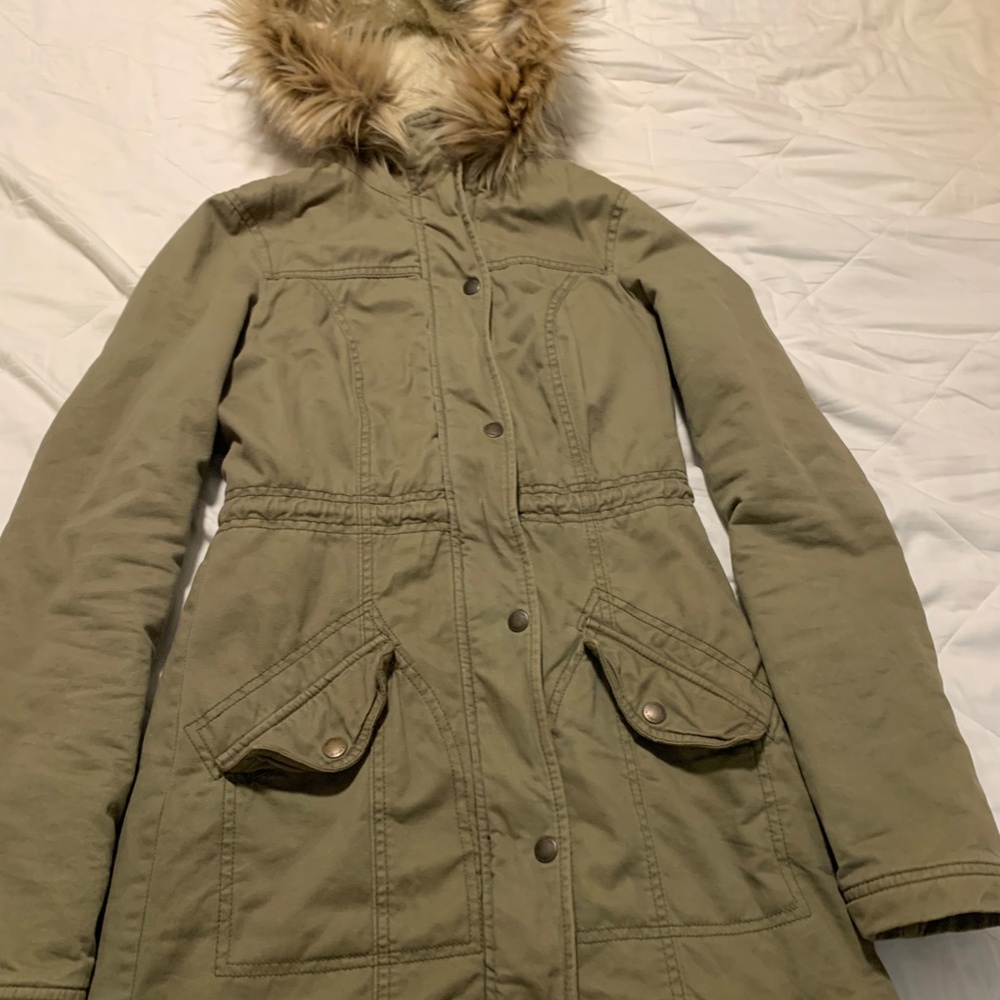 Hollister xs hooded parka with detachable faux fur - Picture 3 of 10